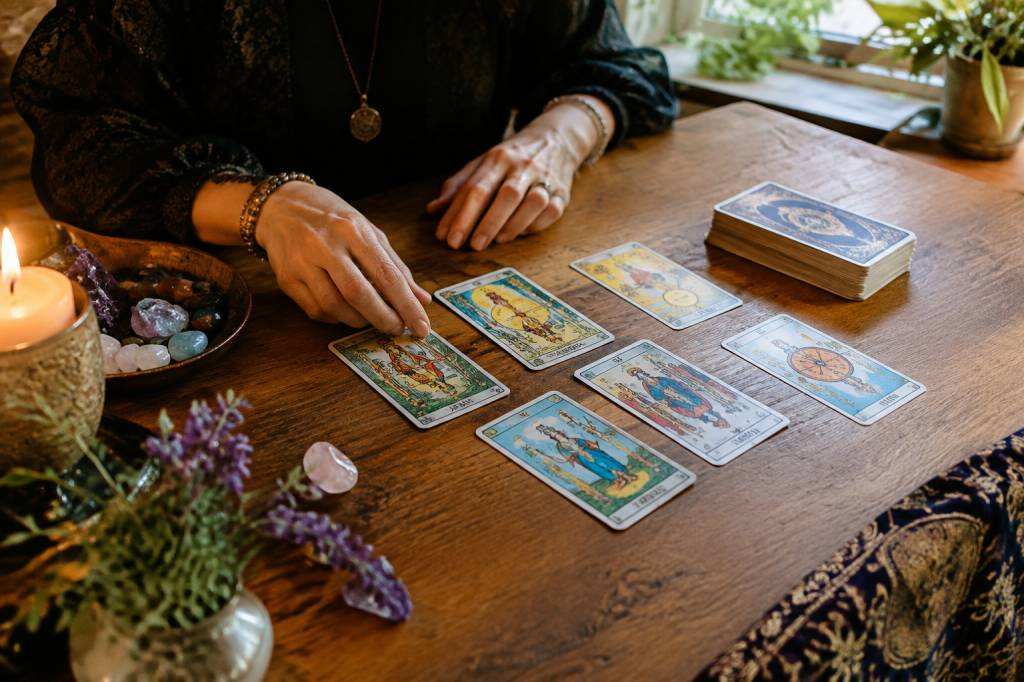 Chatgpt voyance gratuit : découvrez votre avenir grâce au tarot en ligne