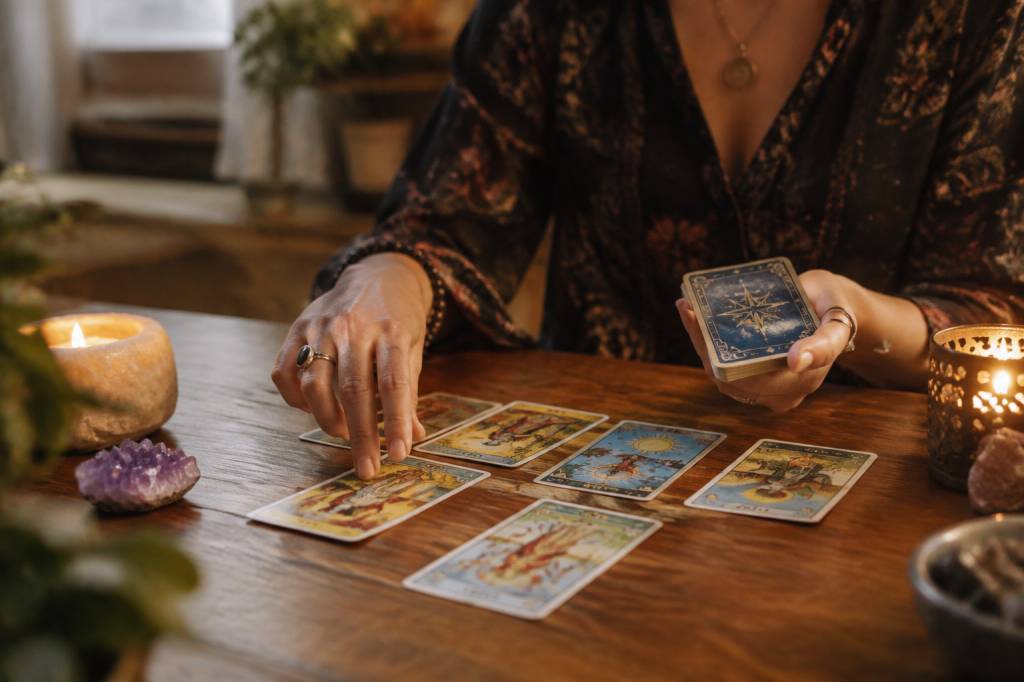 Se tirer les cartes soi même gratuitement : méthode et conseils pour une lecture fiable